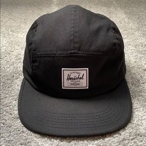 Herschel Glendale 5 panel Hat Cap. Black.